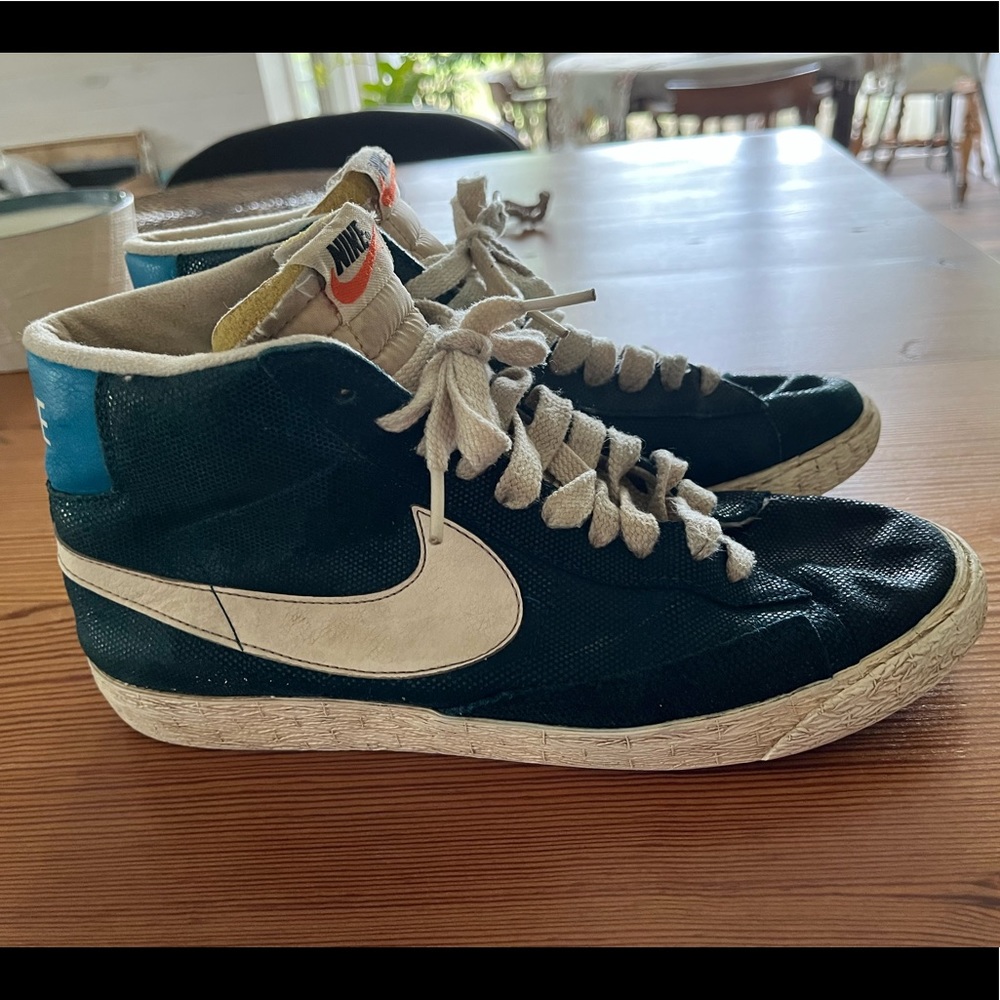 Turquoise Nike high top sneakers size 9